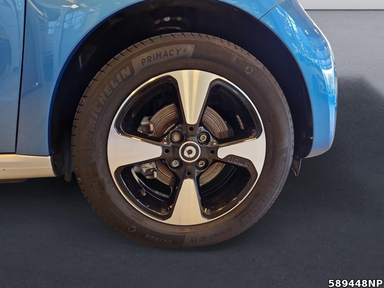 Fahrzeugabbildung Smart ForFour EQ Passion 22 kW DAB Lenkradhzg. SHZ
