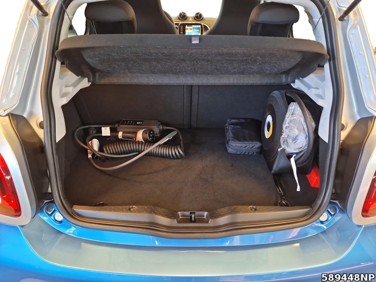 Fahrzeugabbildung Smart ForFour EQ Passion 22 kW DAB Lenkradhzg. SHZ