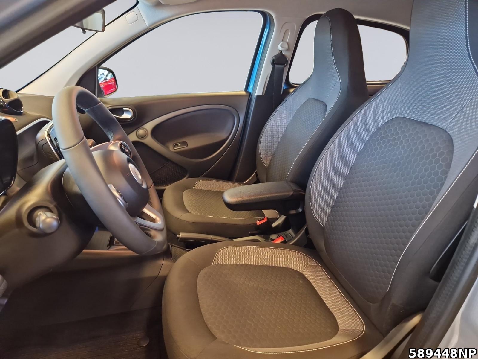 Fahrzeugabbildung Smart ForFour EQ Passion 22 kW DAB Lenkradhzg. SHZ