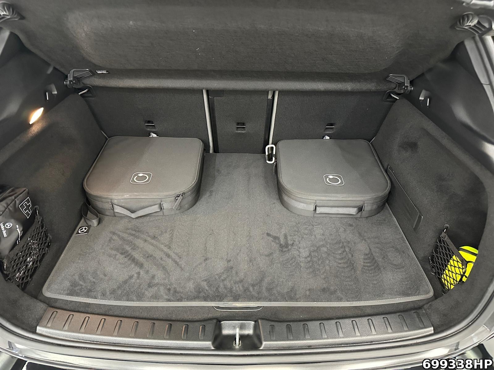 Fahrzeugabbildung Mercedes-Benz EQA Electric Art AHK 360° DISTRONIC Memory
