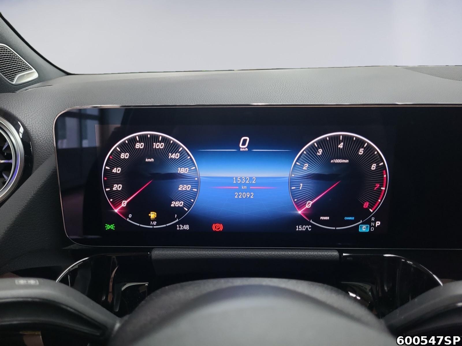 Fahrzeugabbildung Mercedes-Benz GLA 250 4M AMG AHK Burmester Keyless Totw 19