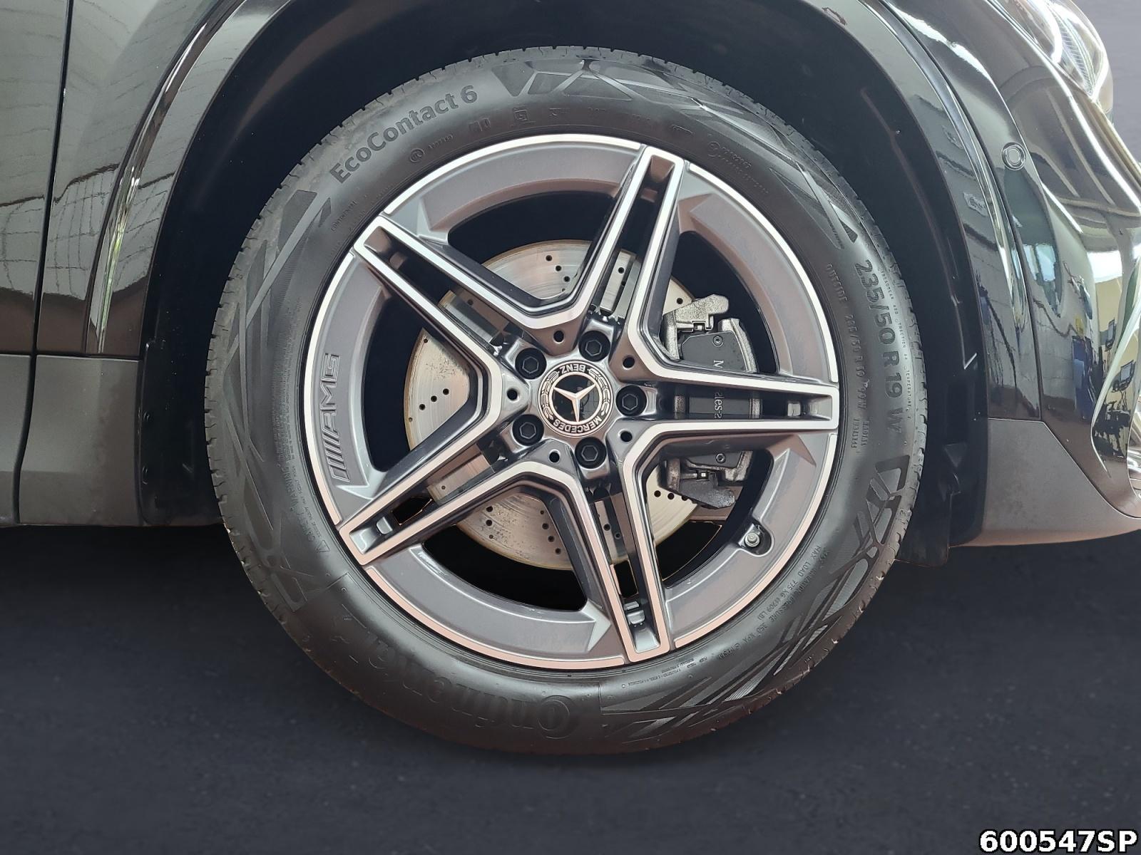 Fahrzeugabbildung Mercedes-Benz GLA 250 4M AMG AHK Burmester Keyless Totw 19