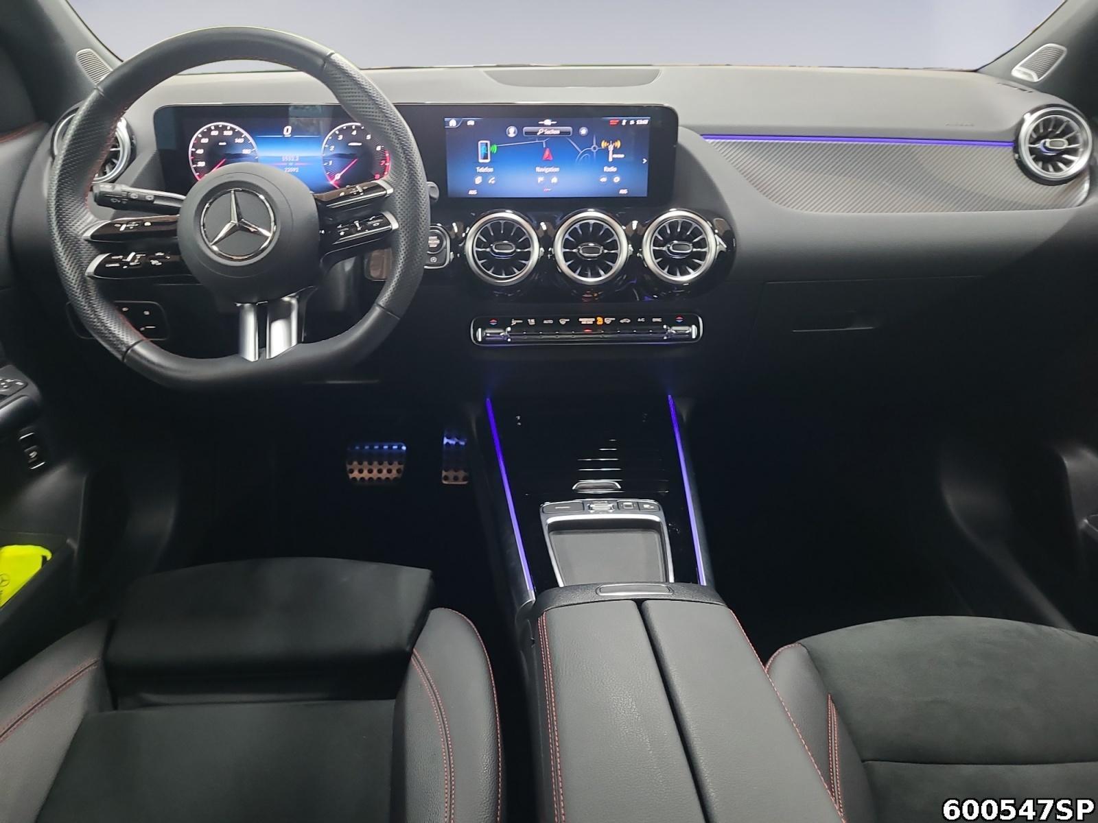 Fahrzeugabbildung Mercedes-Benz GLA 250 4M AMG AHK Burmester Keyless Totw 19