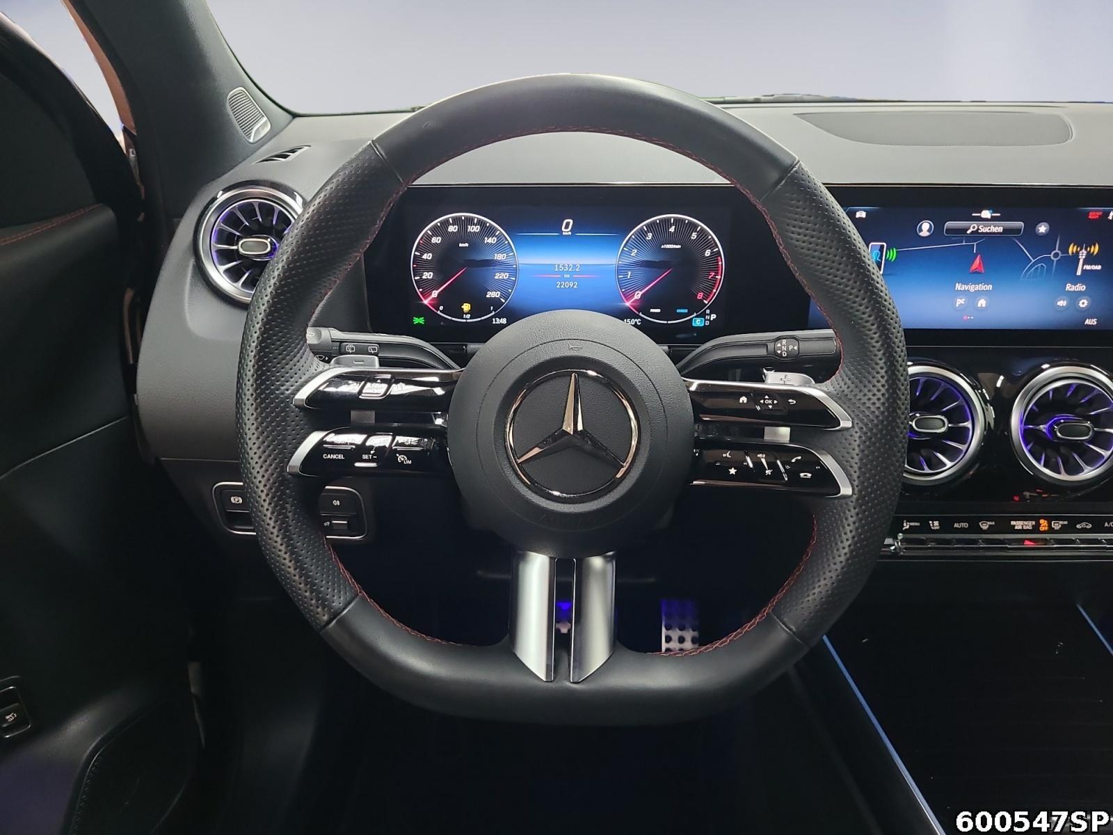 Fahrzeugabbildung Mercedes-Benz GLA 250 4M AMG AHK Burmester Keyless Totw 19