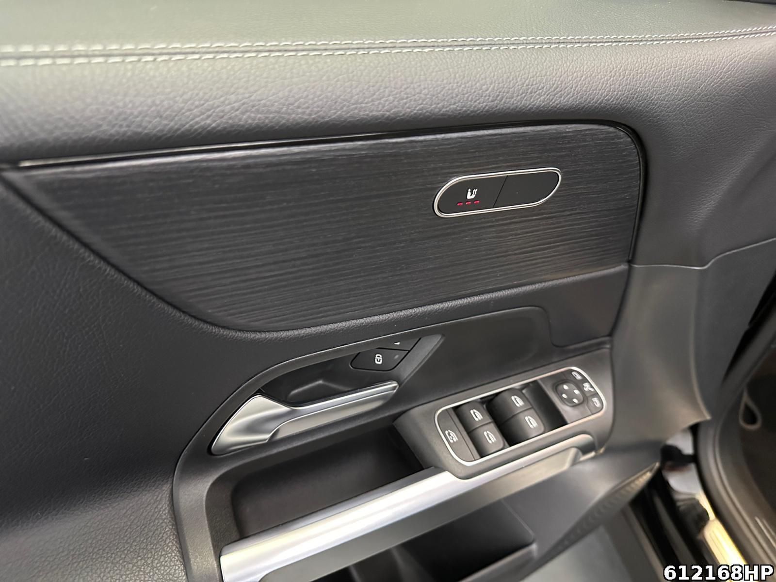 Fahrzeugabbildung Mercedes-Benz GLB 220 d 4M Progressive Distronic 360° AHK 19