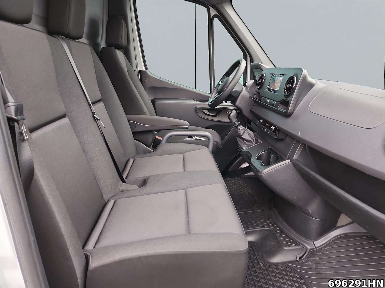 Fahrzeugabbildung Mercedes-Benz Sprinter 317 CDI Koffer/LBW*Kamera*MBUX*Spoiler