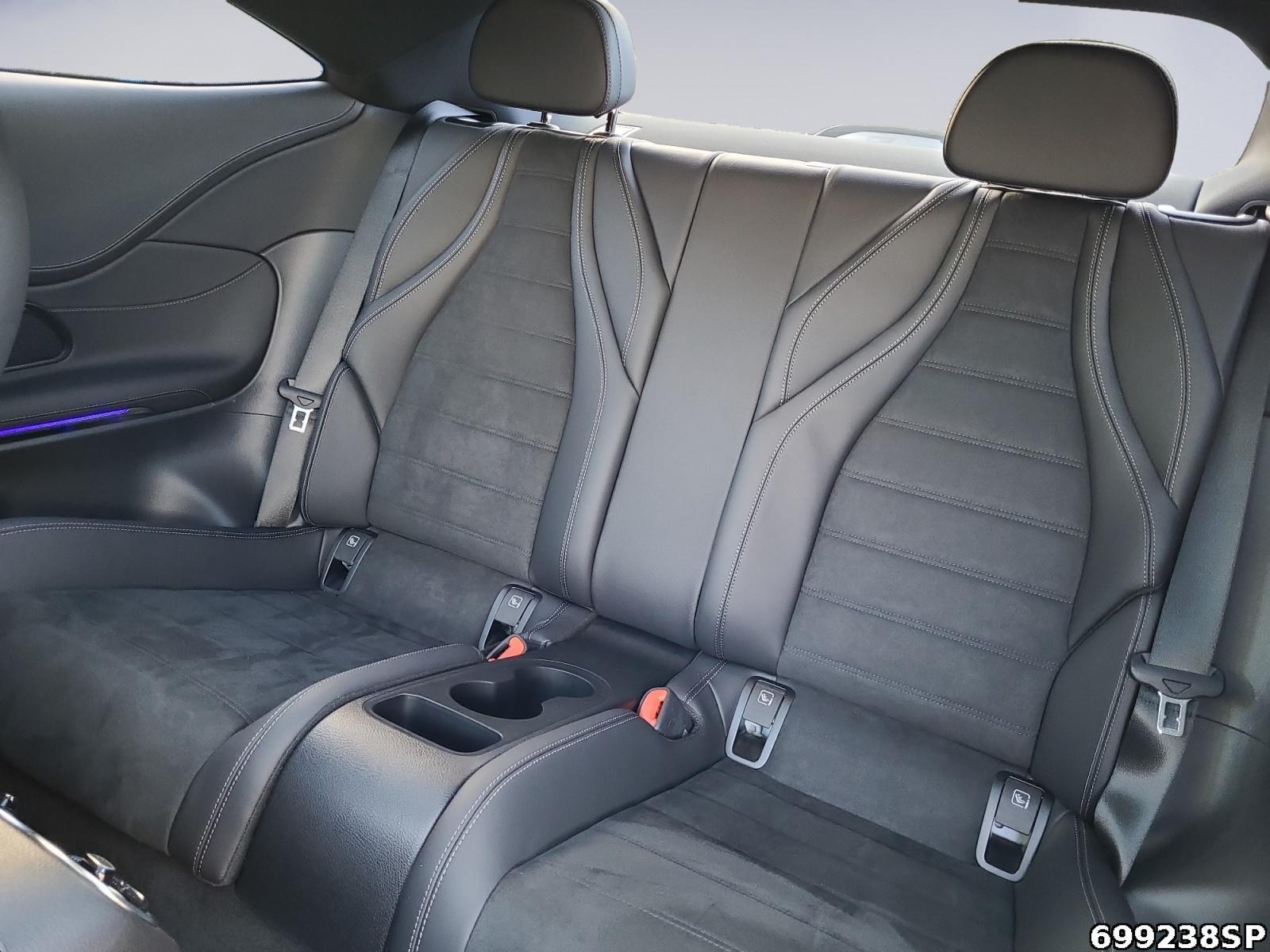 Fahrzeugabbildung Mercedes-Benz CLE 300 e AMG Digital-Light Pano 360° Distronic