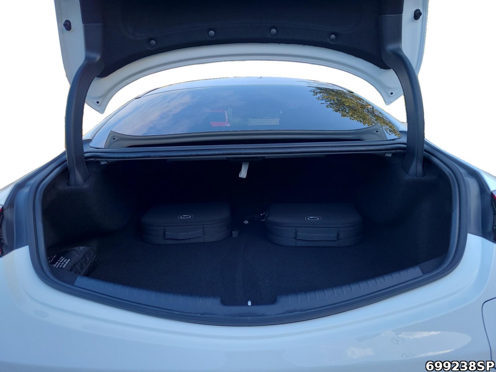 Fahrzeugabbildung Mercedes-Benz CLE 300 e AMG Digital-Light Pano 360° Distronic