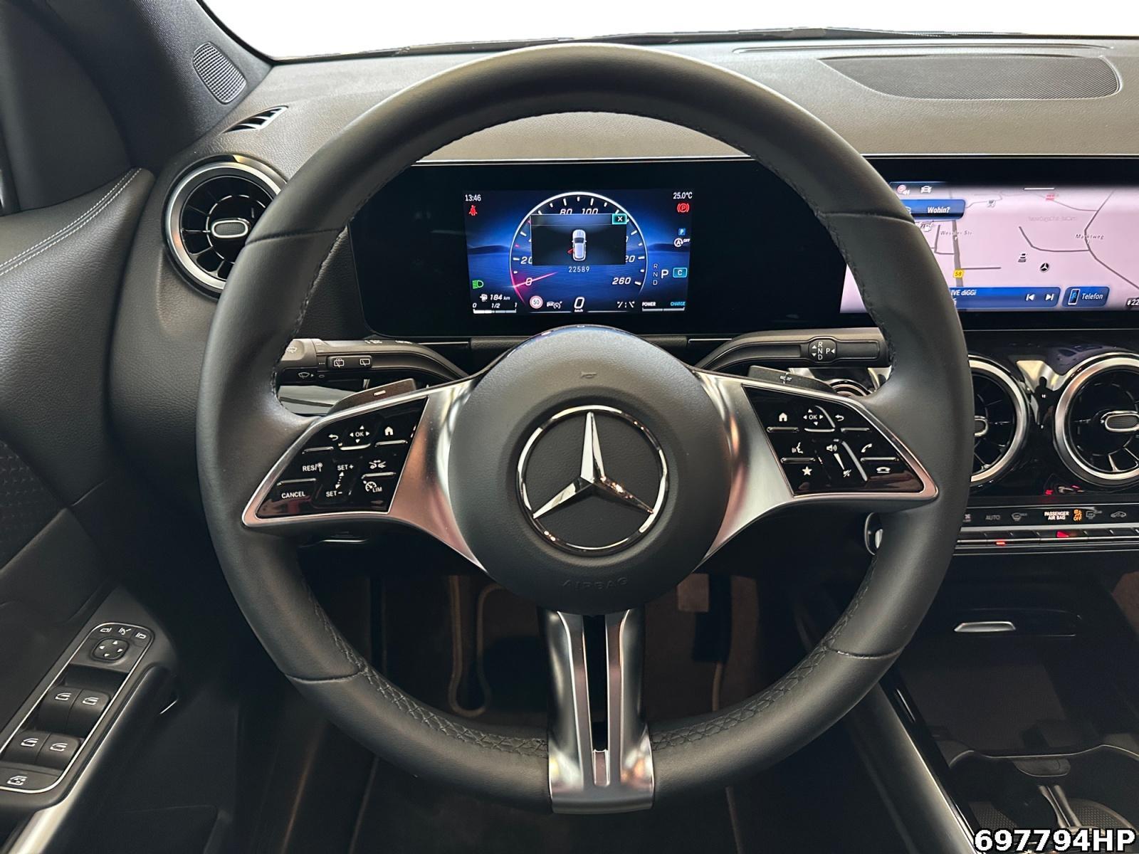 Fahrzeugabbildung Mercedes-Benz GLA 200 Progressive AHK Distronic Kamera DAB+