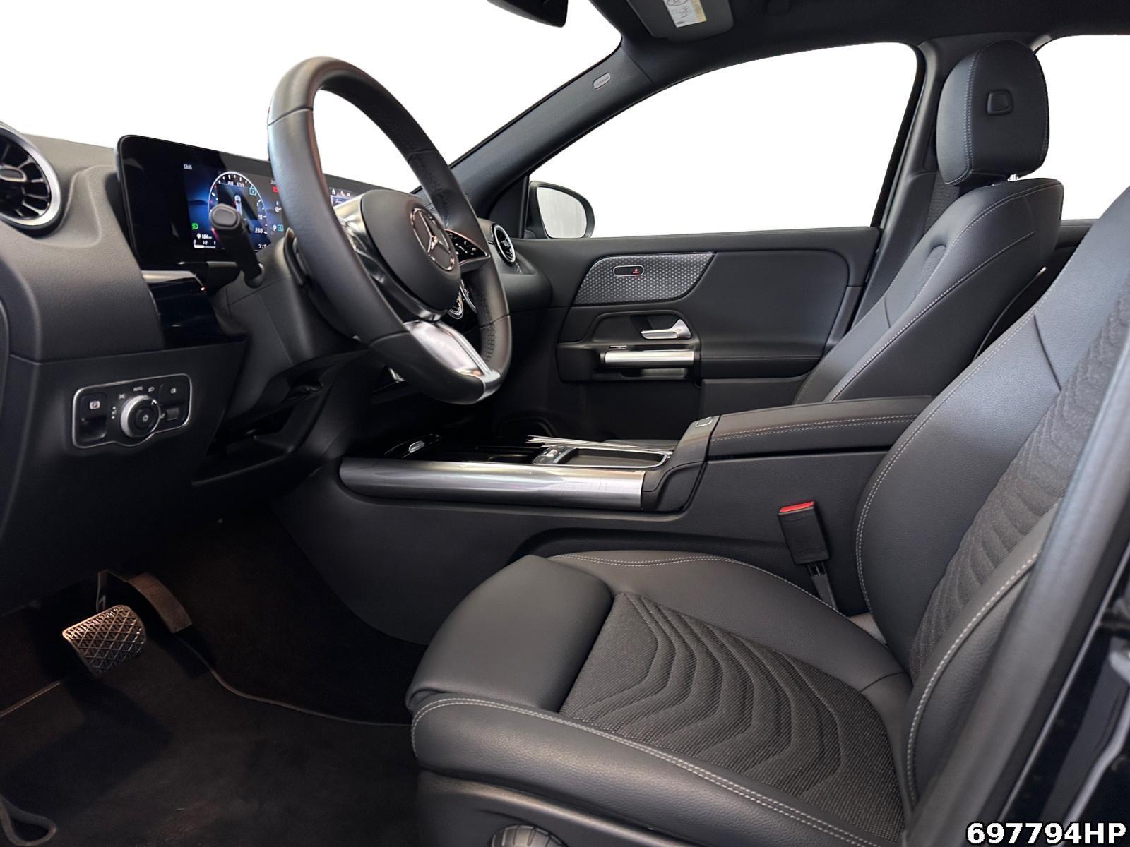 Fahrzeugabbildung Mercedes-Benz GLA 200 Progressive AHK Distronic Kamera DAB+