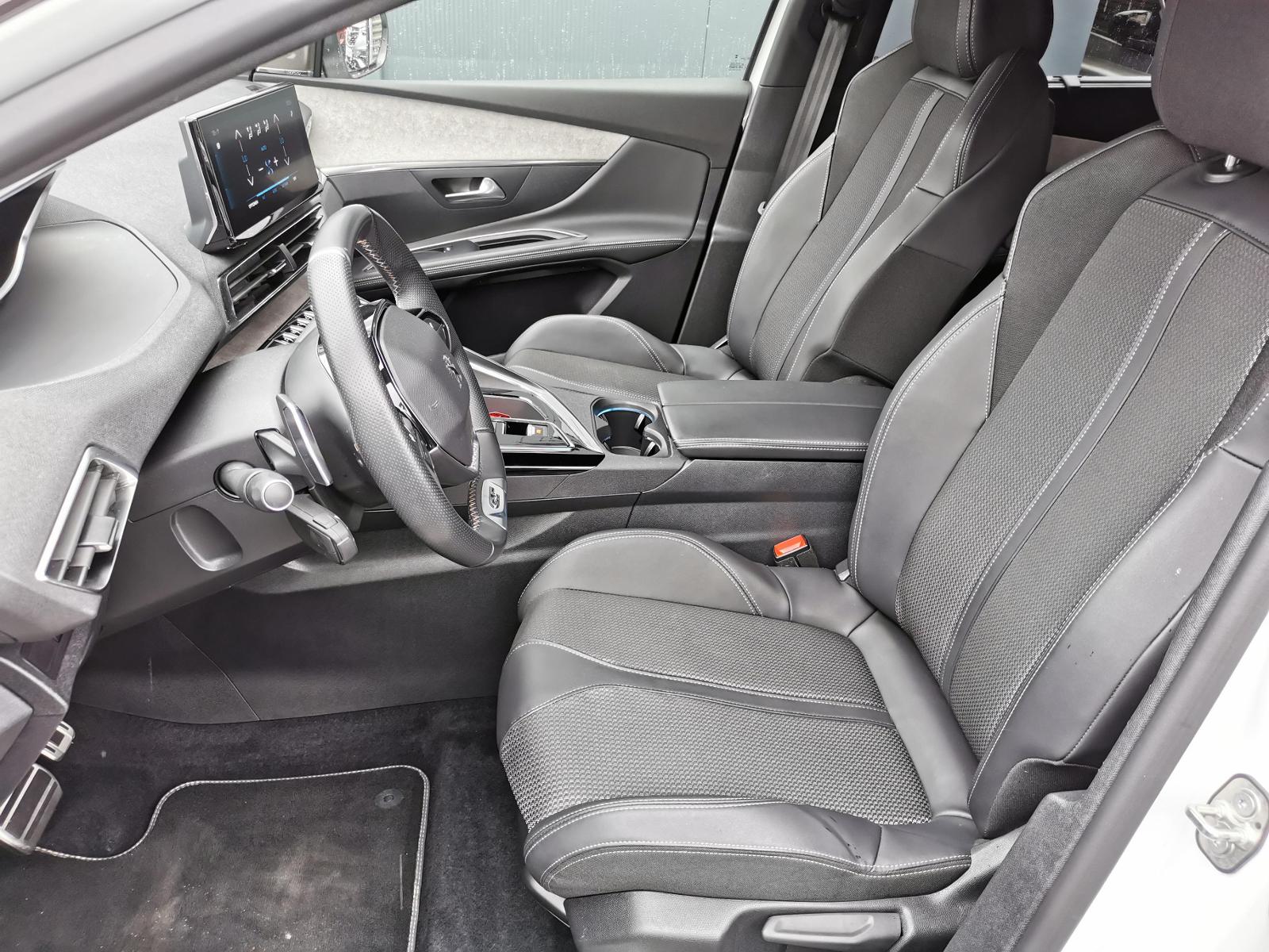 Fahrzeugabbildung Peugeot 5008 1.2 PureTech 130, GT