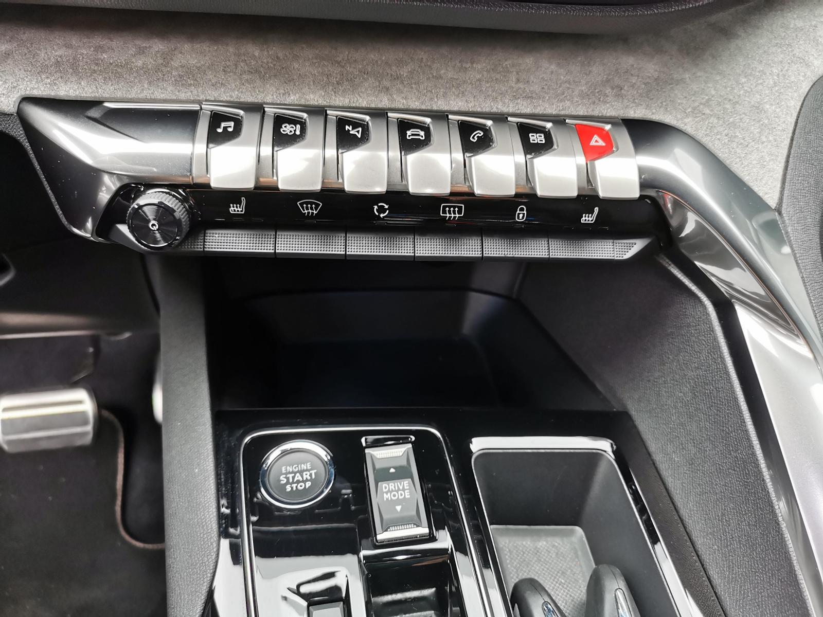 Fahrzeugabbildung Peugeot 5008 1.2 PureTech 130, GT