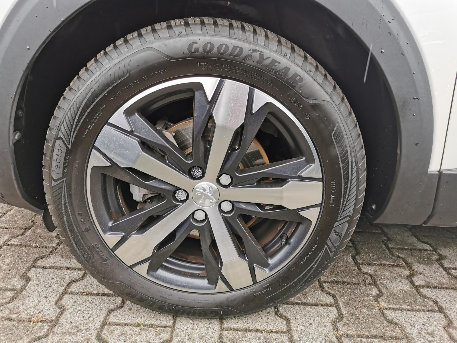 Fahrzeugabbildung Peugeot 5008 1.2 PureTech 130, GT