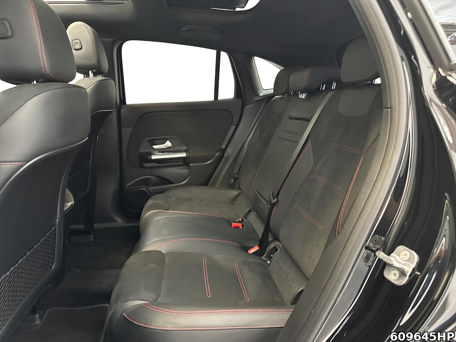 Fahrzeugabbildung Mercedes-Benz EQA AMG Pano Distronic Ambiente Lenkradhz