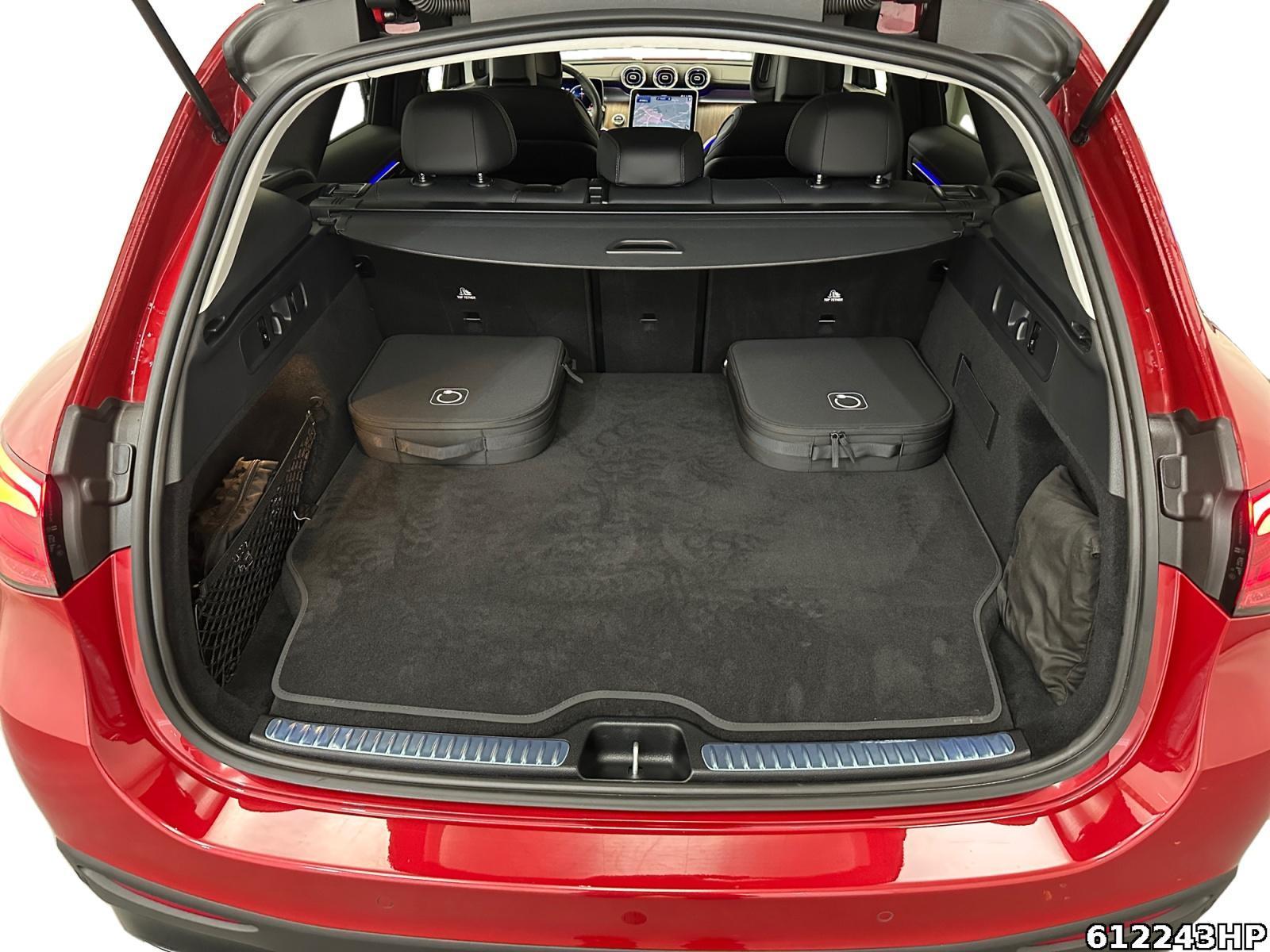 Fahrzeugabbildung Mercedes-Benz GLC 300 e 4M AMG AHK Distronic DigitalLight 360°
