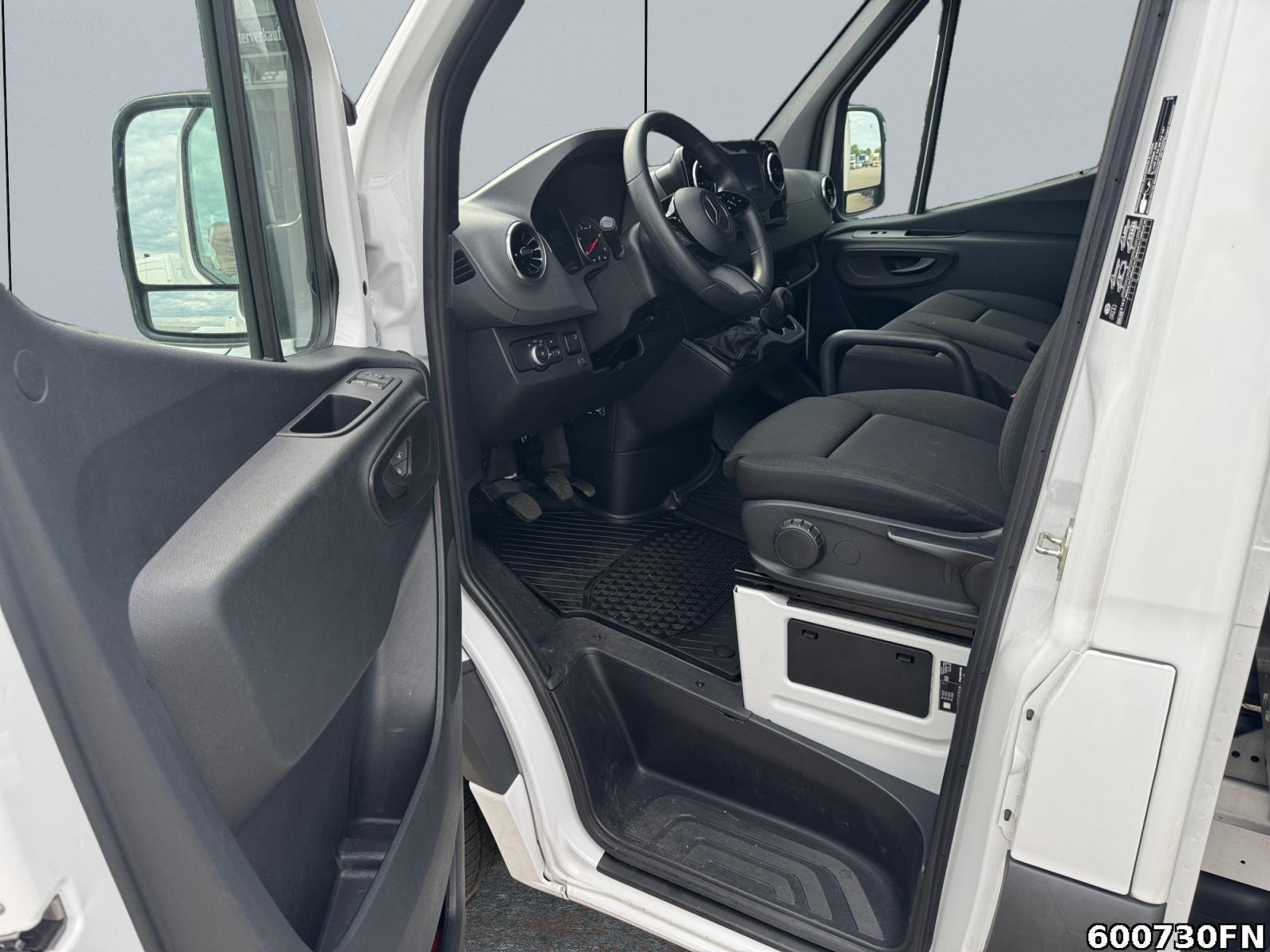 Fahrzeugabbildung Mercedes-Benz Sprinter 317 CDI Pro *Koffer/Lbw*MBUX*Kamera*