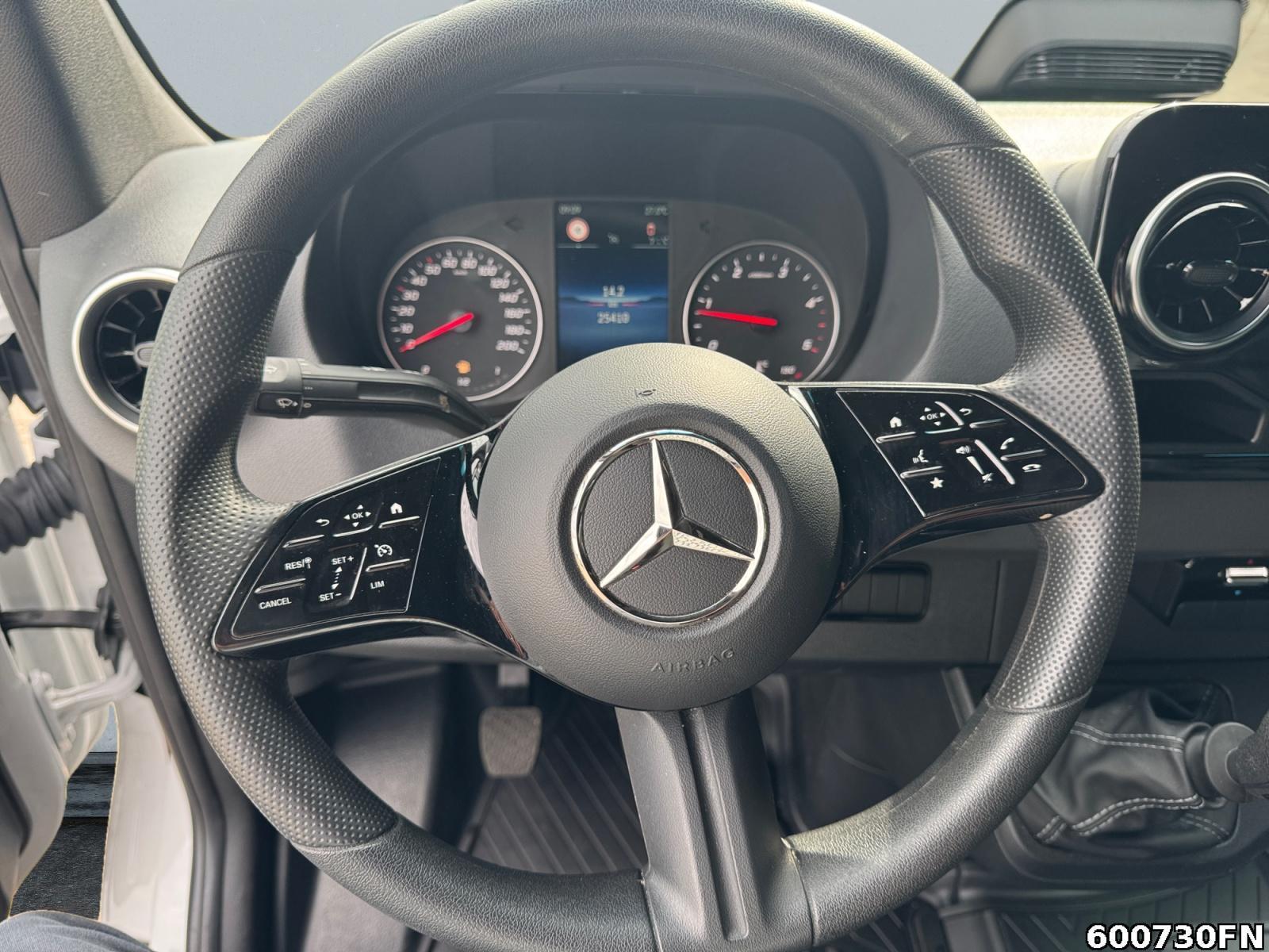 Fahrzeugabbildung Mercedes-Benz Sprinter 317 CDI Pro *Koffer/Lbw*MBUX*Kamera*