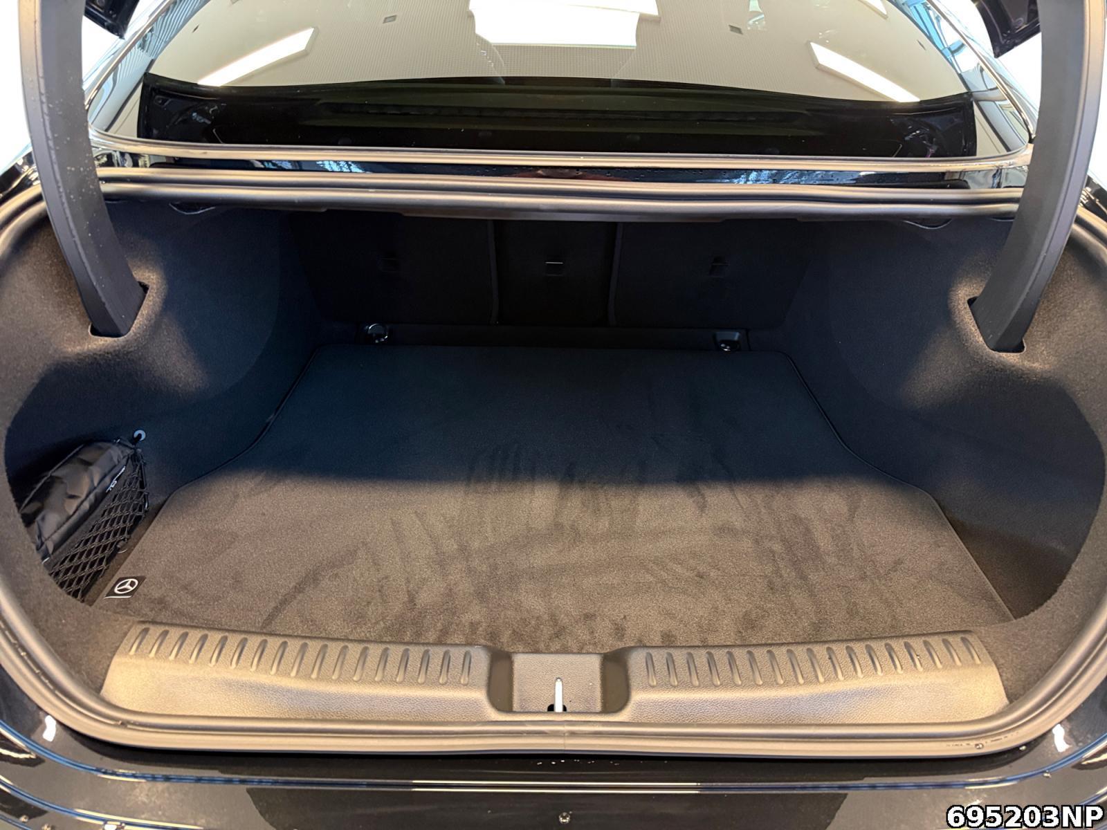 Fahrzeugabbildung Mercedes-Benz CLA 350 4MATIC AMG+NIGHT+MULTIBEAM+PREMIUMPA