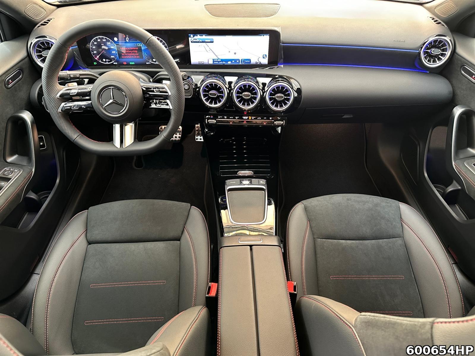 Fahrzeugabbildung Mercedes-Benz A 250 AMG Night AHK Kamera Ambiente Keyless