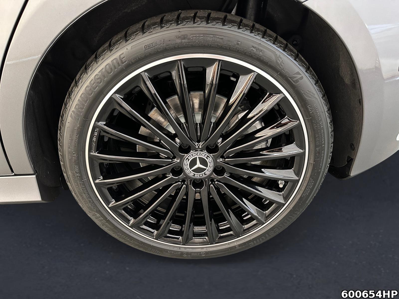 Fahrzeugabbildung Mercedes-Benz A 250 AMG Night AHK Kamera Ambiente Keyless
