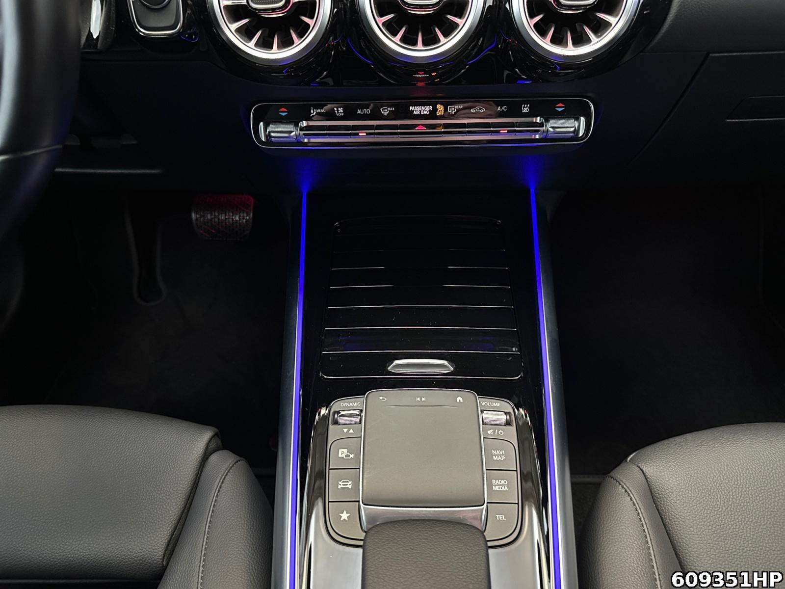 Fahrzeugabbildung Mercedes-Benz EQA 4M Progressive AHK Night Kamera Totw.
