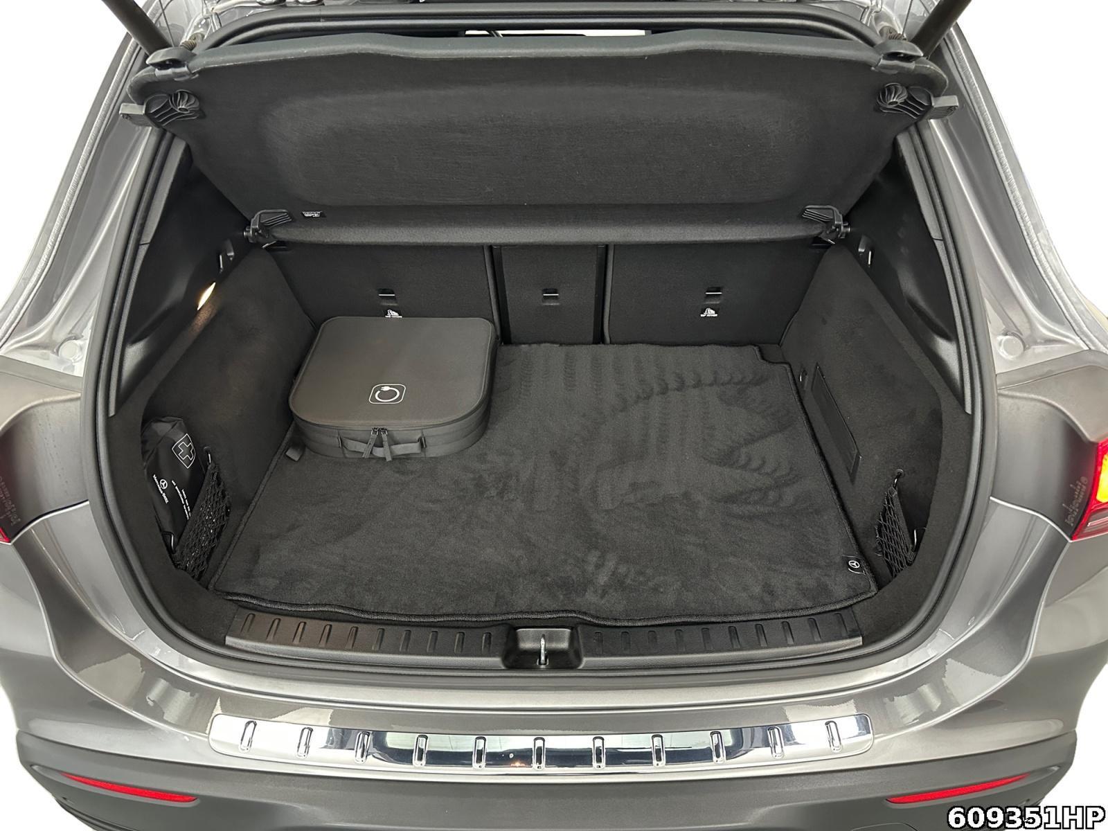 Fahrzeugabbildung Mercedes-Benz EQA 4M Progressive AHK Night Kamera Totw.