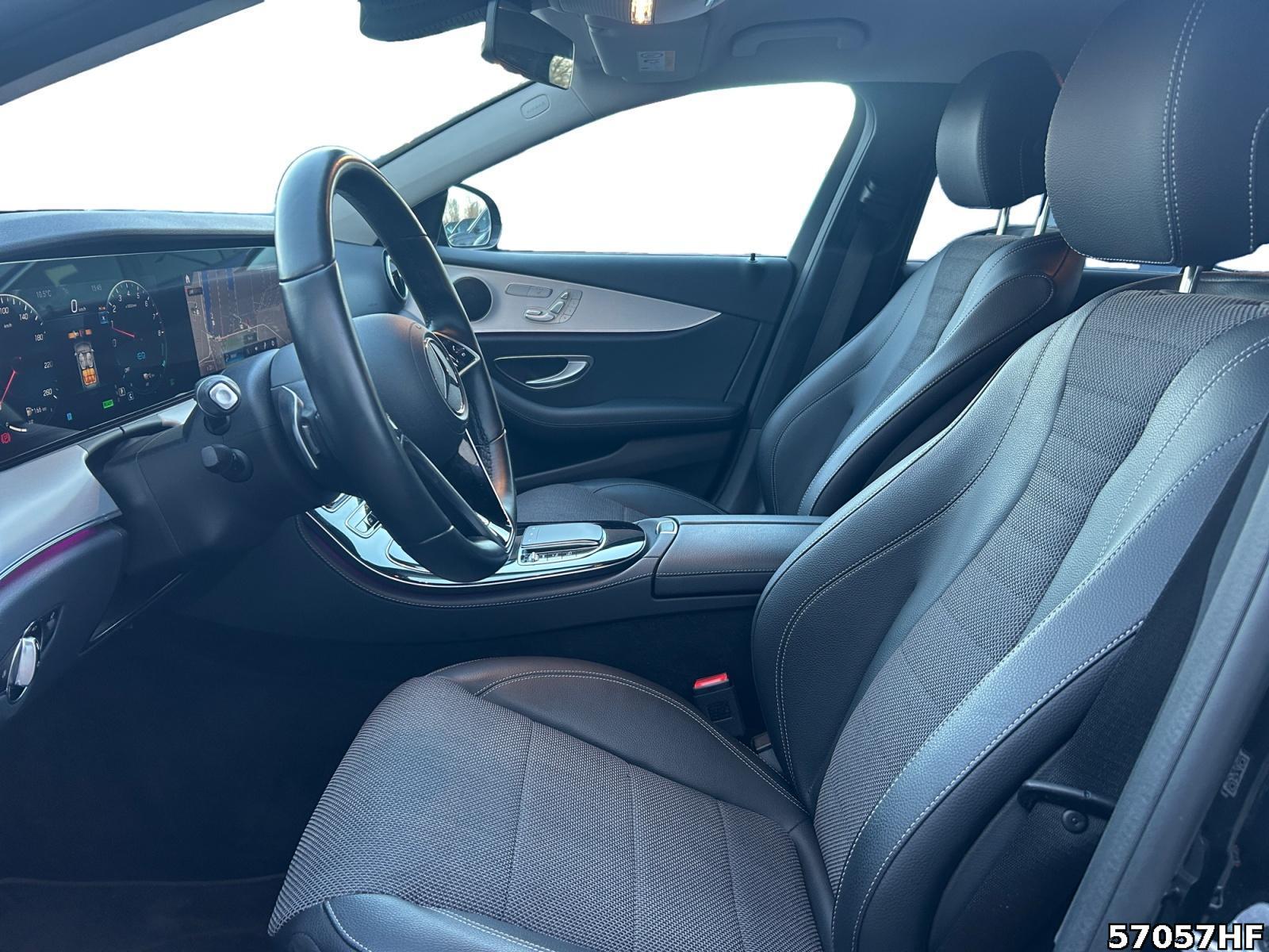 Fahrzeugabbildung Mercedes-Benz E 300 Hybrid +SHZ+NAVI+CARPLAY+SITZMEMORY+