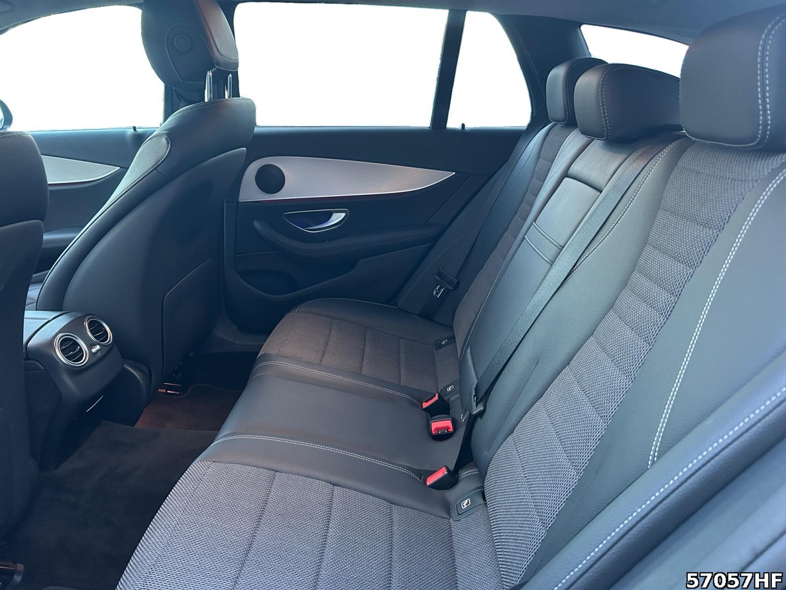 Fahrzeugabbildung Mercedes-Benz E 300 Hybrid +SHZ+NAVI+CARPLAY+SITZMEMORY+