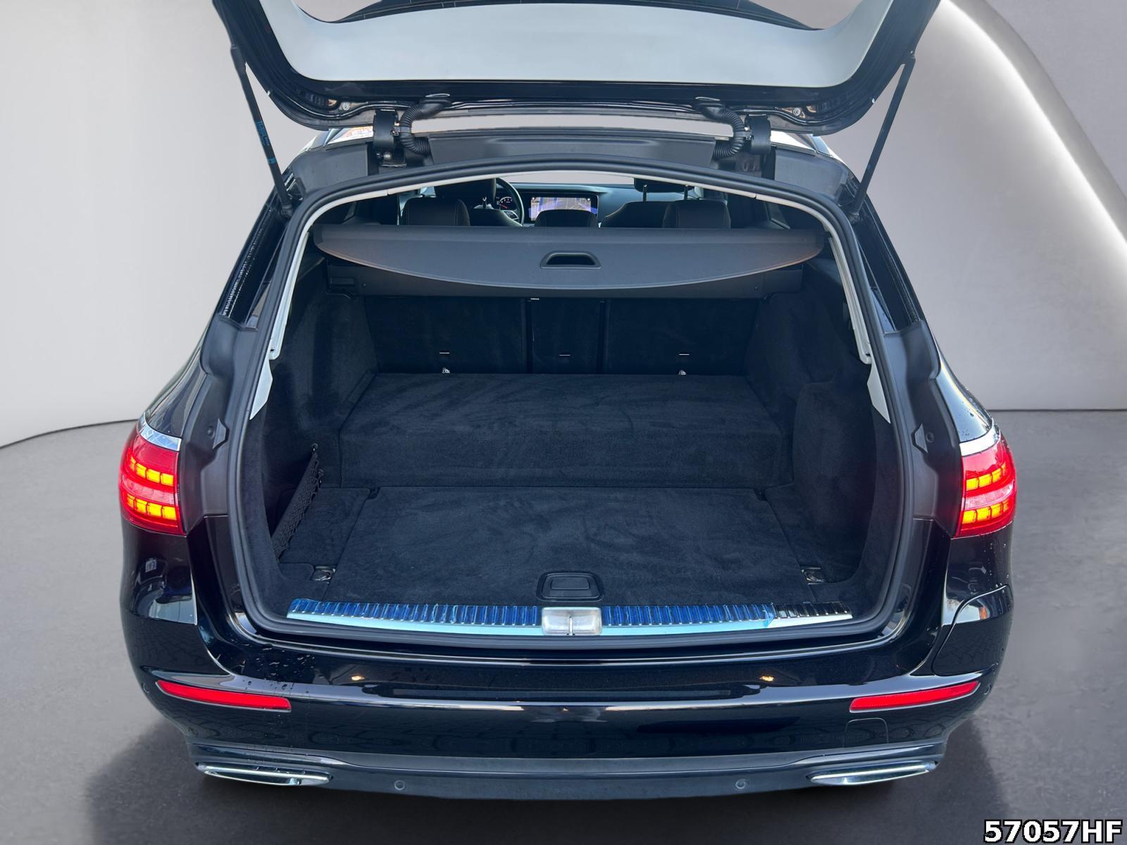 Fahrzeugabbildung Mercedes-Benz E 300 Hybrid +SHZ+NAVI+CARPLAY+SITZMEMORY+