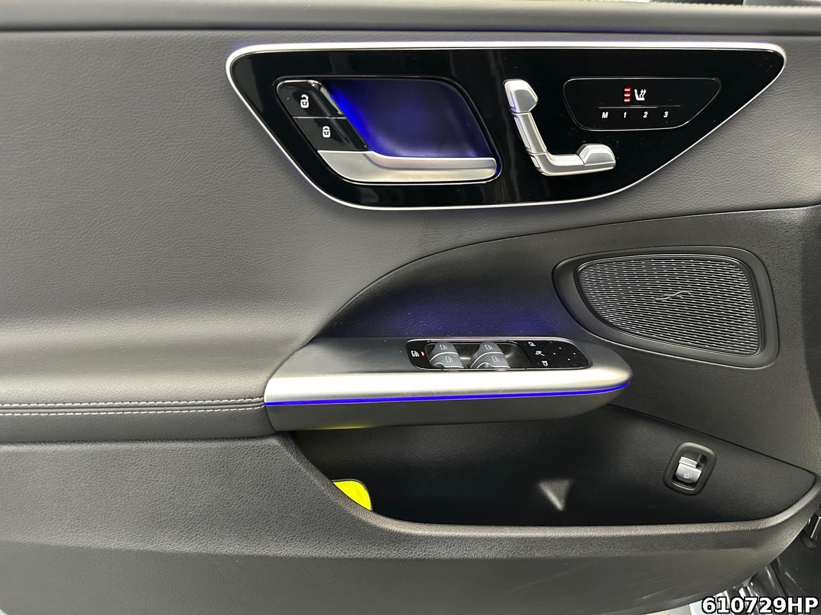 Fahrzeugabbildung Mercedes-Benz C 180 AMG Kamera Memory Totw Ambiente LED Carpl