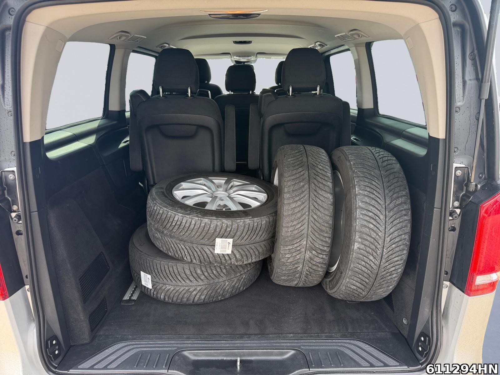 Fahrzeugabbildung Mercedes-Benz V 220 ED/L *AHK*Distronic*MBUX*LED*Ambiente*MBUX