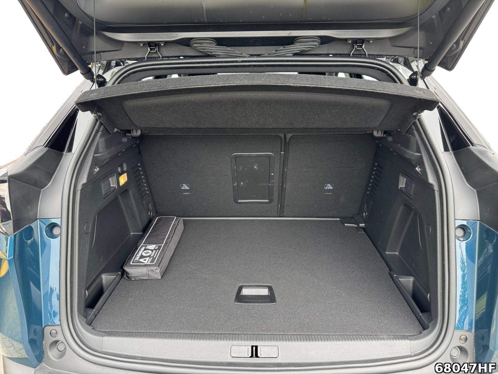 Fahrzeugabbildung Peugeot 3008 1.2 Hybrid 136, GT