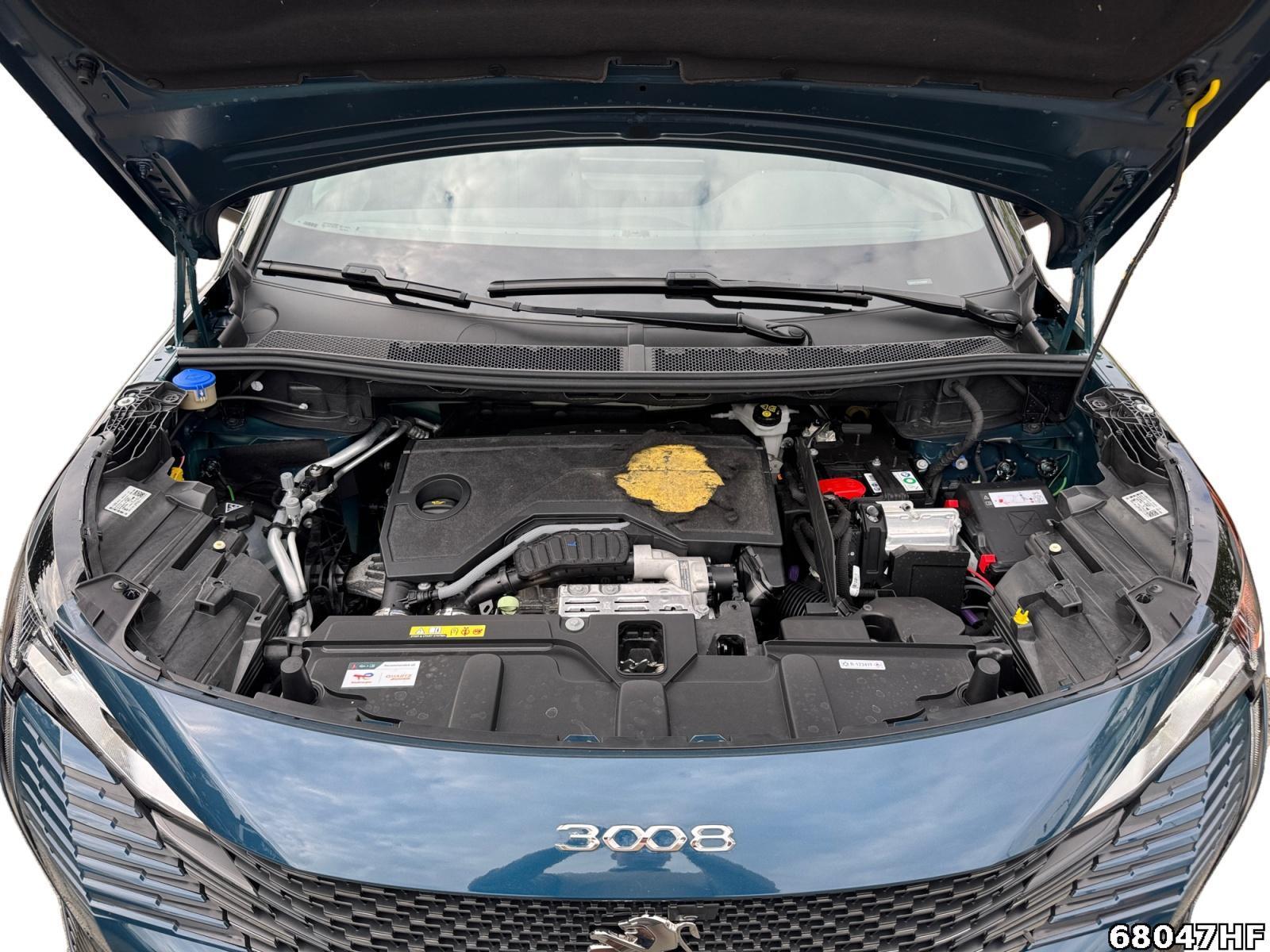 Fahrzeugabbildung Peugeot 3008 1.2 Hybrid 136, GT