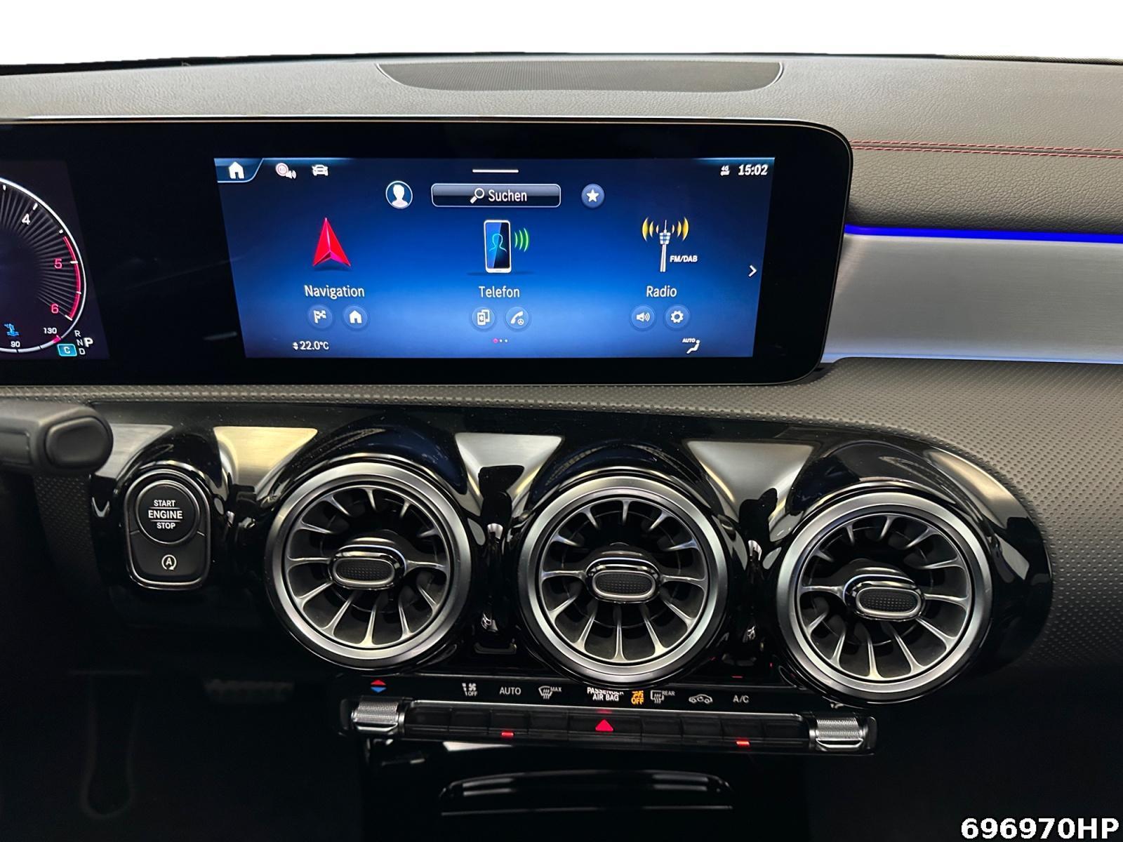 Fahrzeugabbildung Mercedes-Benz CLA 200 d AMG Night Pano BURMESTER DISTRONIC <