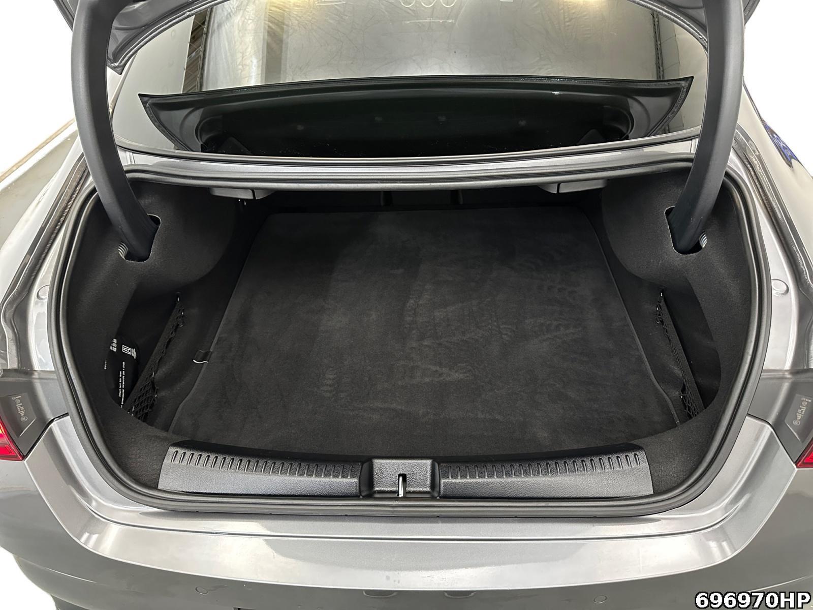 Fahrzeugabbildung Mercedes-Benz CLA 200 d AMG Night Pano BURMESTER DISTRONIC <