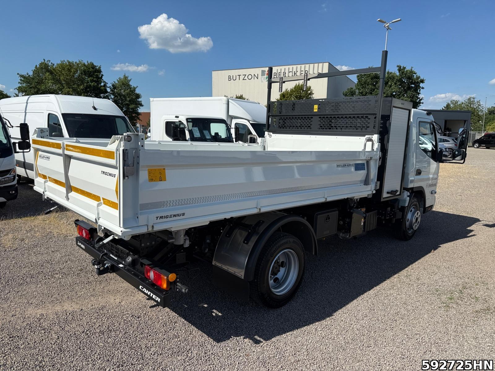 Fahrzeugabbildung FUSO Canter 7C18 Trigenius-Kipper-Werkzeugbox Vfhrzg