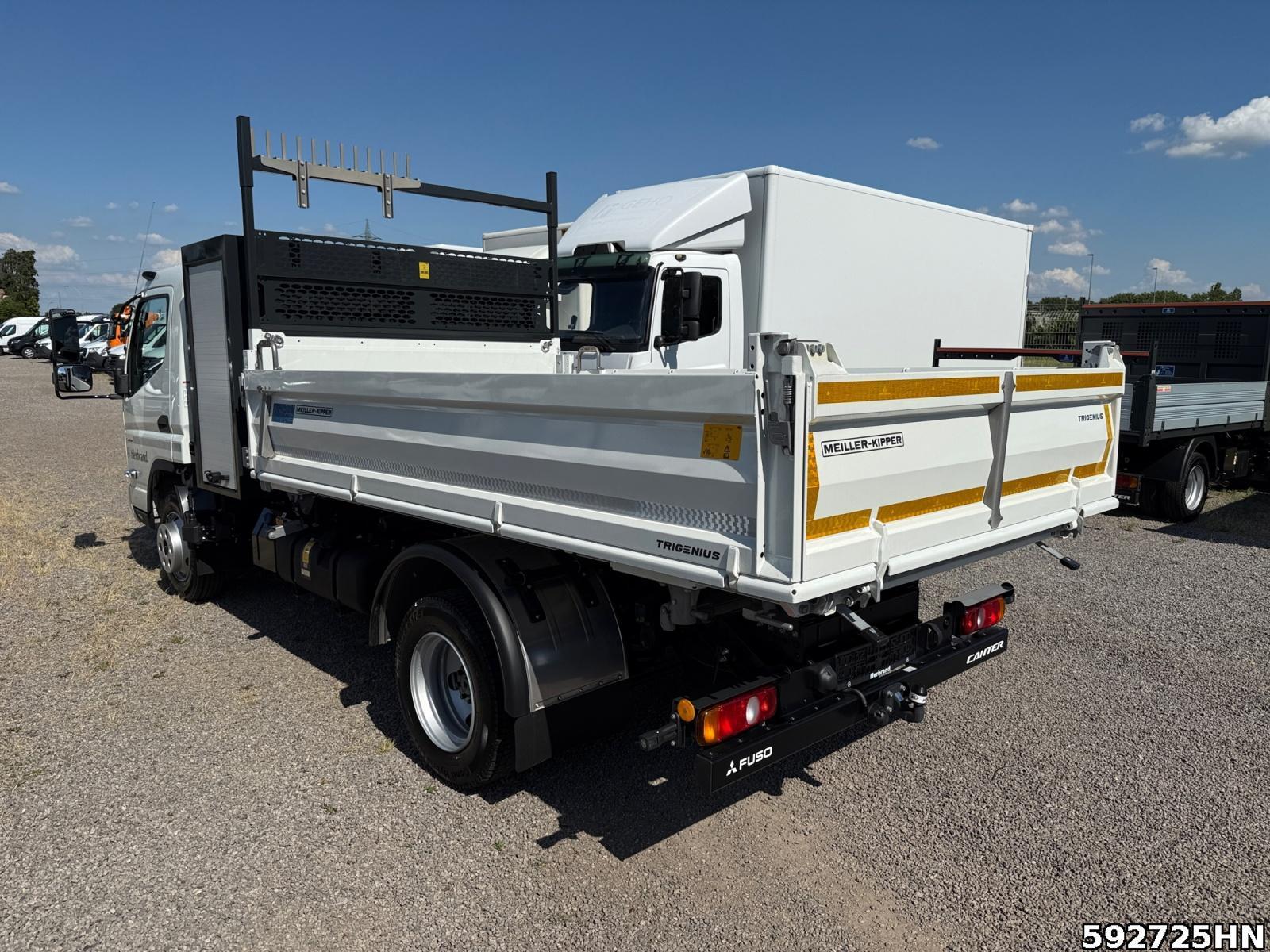 Fahrzeugabbildung FUSO Canter 7C18 Trigenius-Kipper-Werkzeugbox Vfhrzg