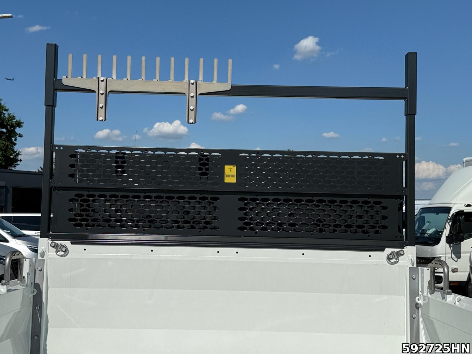 Fahrzeugabbildung FUSO Canter 7C18 Trigenius-Kipper-Werkzeugbox Vfhrzg