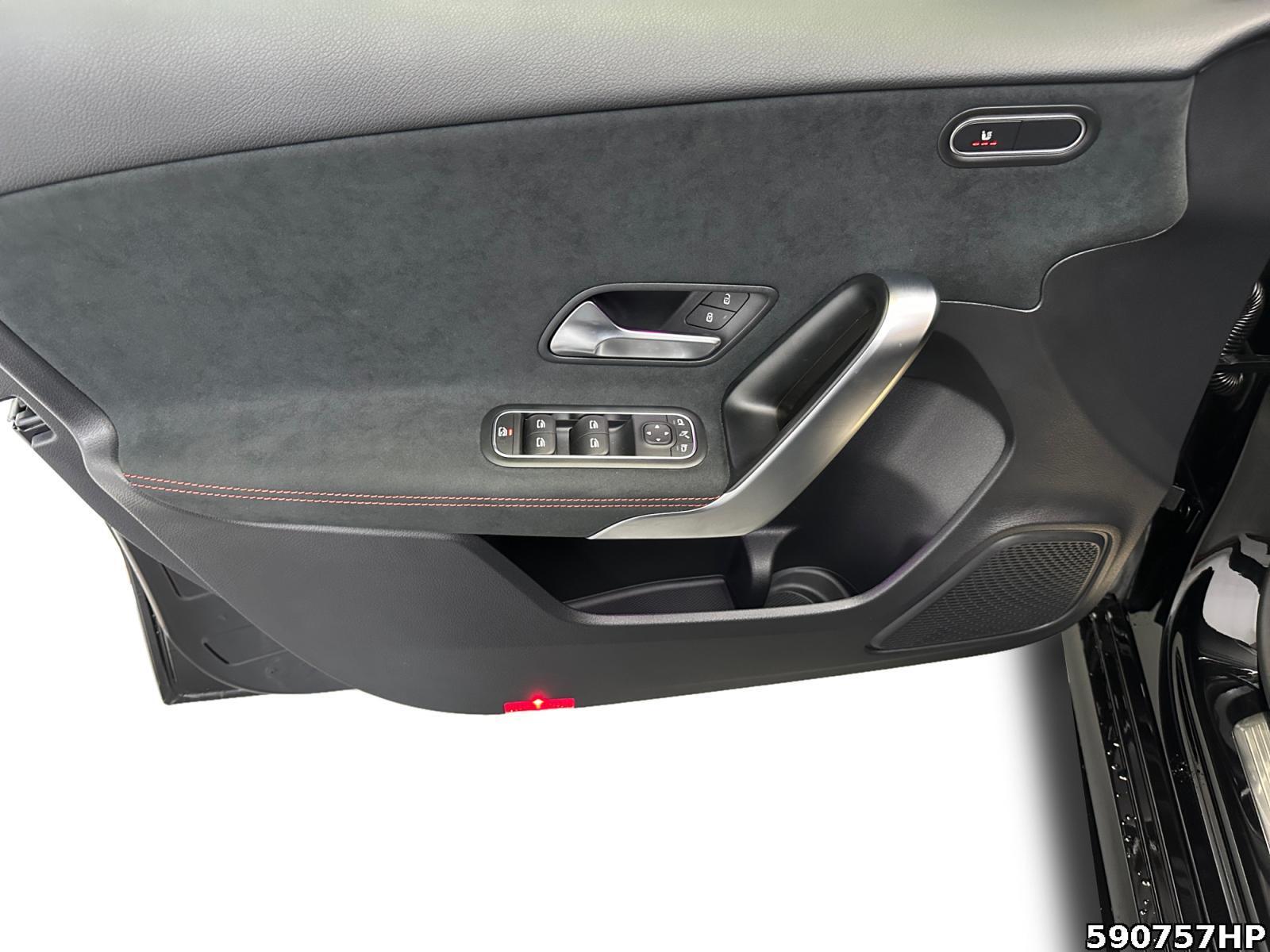 Fahrzeugabbildung Mercedes-Benz A 200 AMG LED DISTRONIC Anhängerkupplung