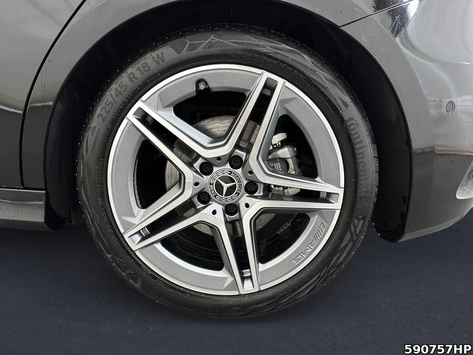 Fahrzeugabbildung Mercedes-Benz A 200 AMG LED DISTRONIC Anhängerkupplung