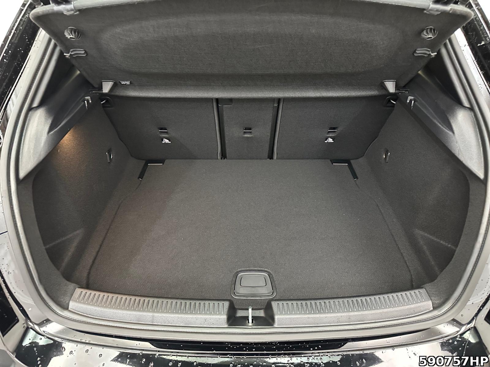 Fahrzeugabbildung Mercedes-Benz A 200 AMG LED DISTRONIC Anhängerkupplung