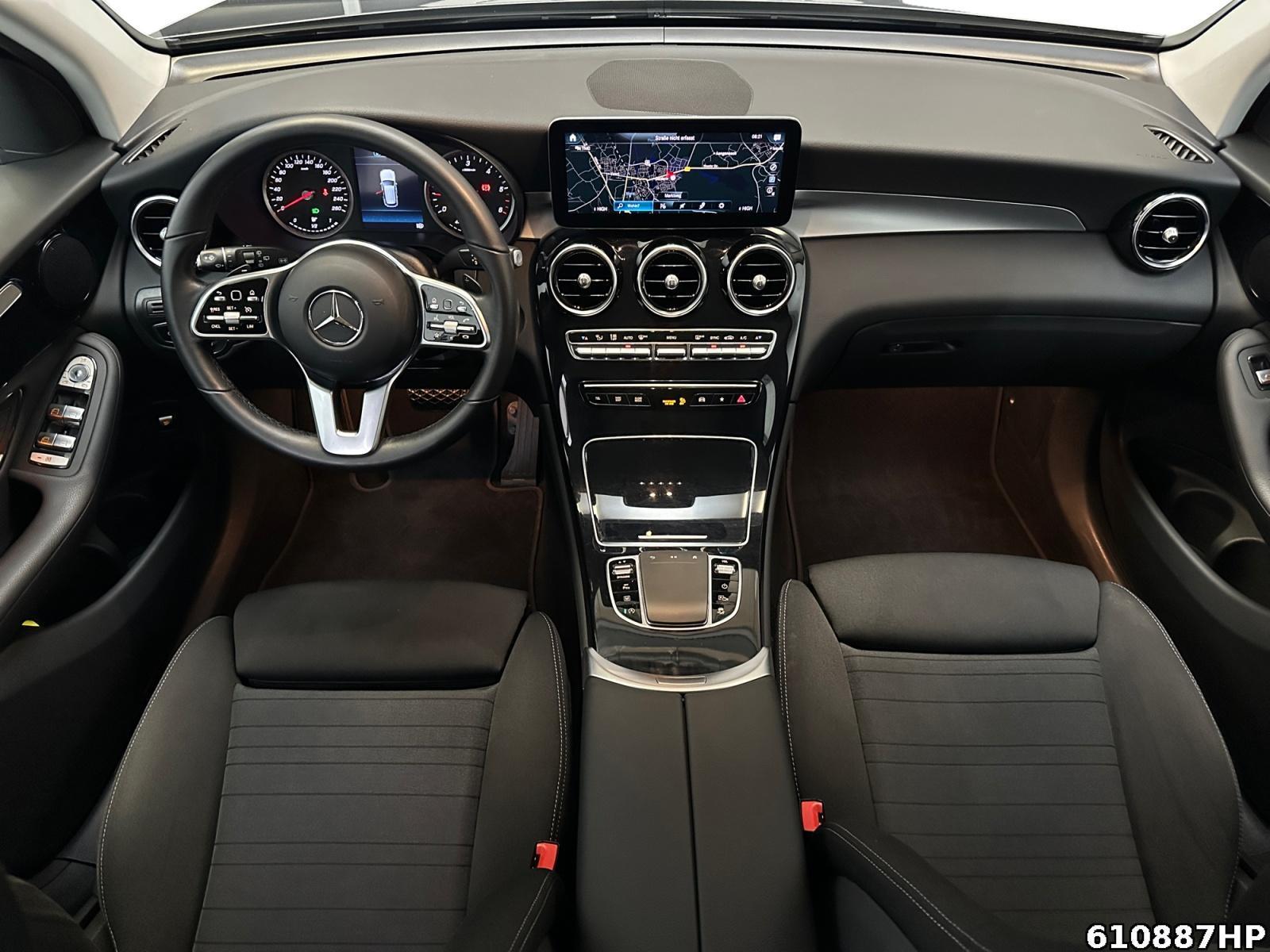 Fahrzeugabbildung Mercedes-Benz GLC 220 d 4M Rückfahrtkamera DAB+ CarPlay LED