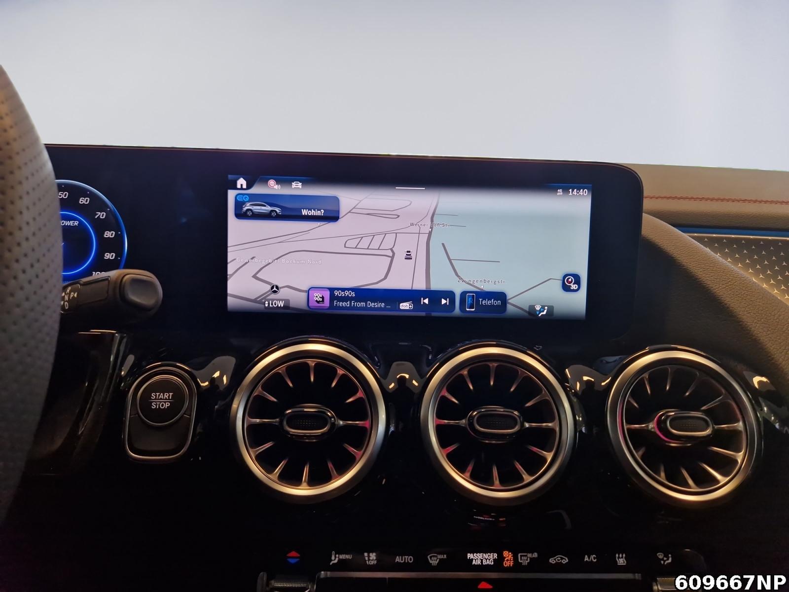 Fahrzeugabbildung Mercedes-Benz EQA AMG Pano AHK Lenkradheizung Totwinkel.