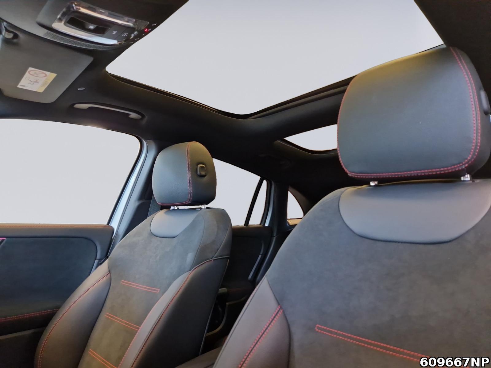 Fahrzeugabbildung Mercedes-Benz EQA AMG Pano AHK Lenkradheizung Totwinkel.