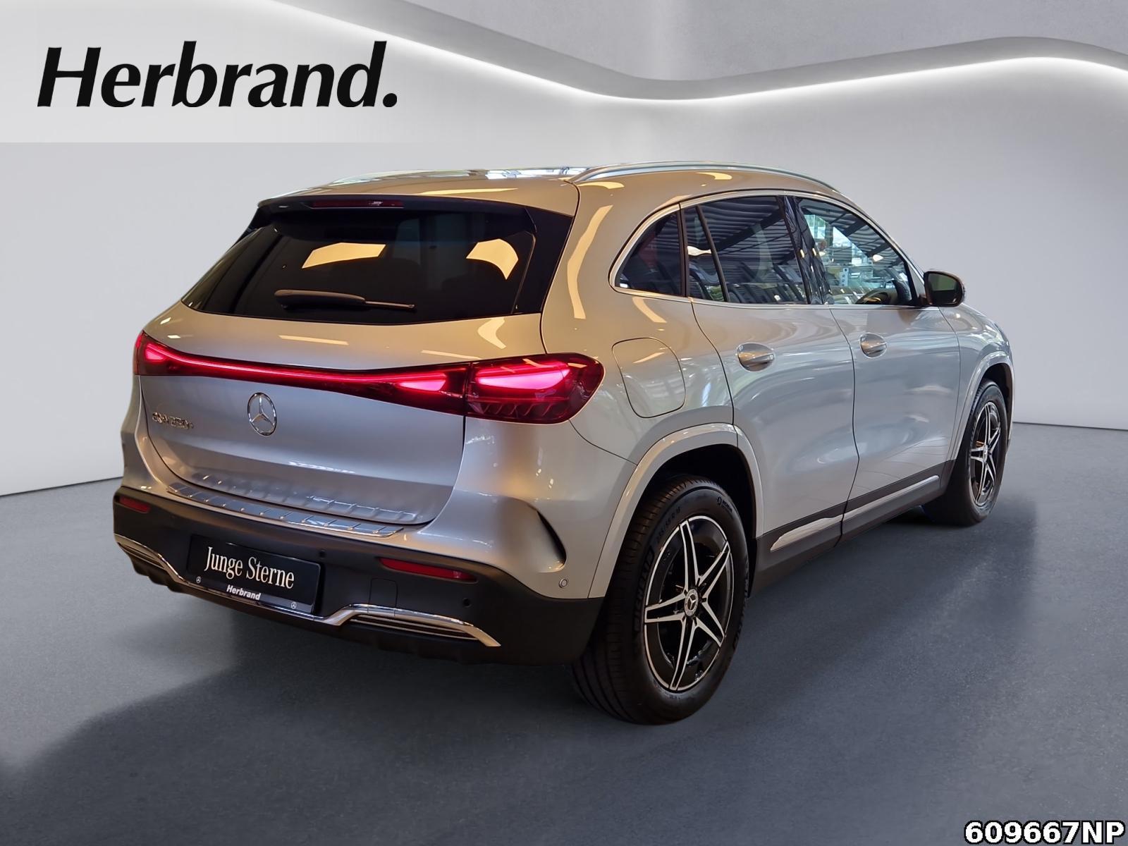 Fahrzeugabbildung Mercedes-Benz EQA AMG Pano AHK Lenkradheizung Totwinkel.