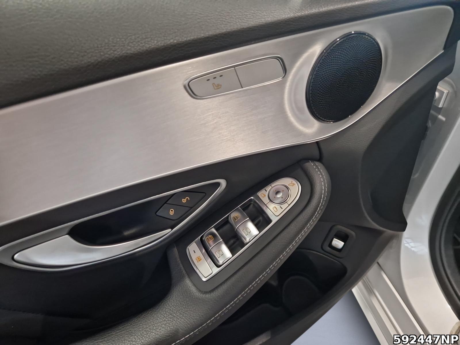 Fahrzeugabbildung Mercedes-Benz C 180 AMG Distronic Schiebedach Ambi