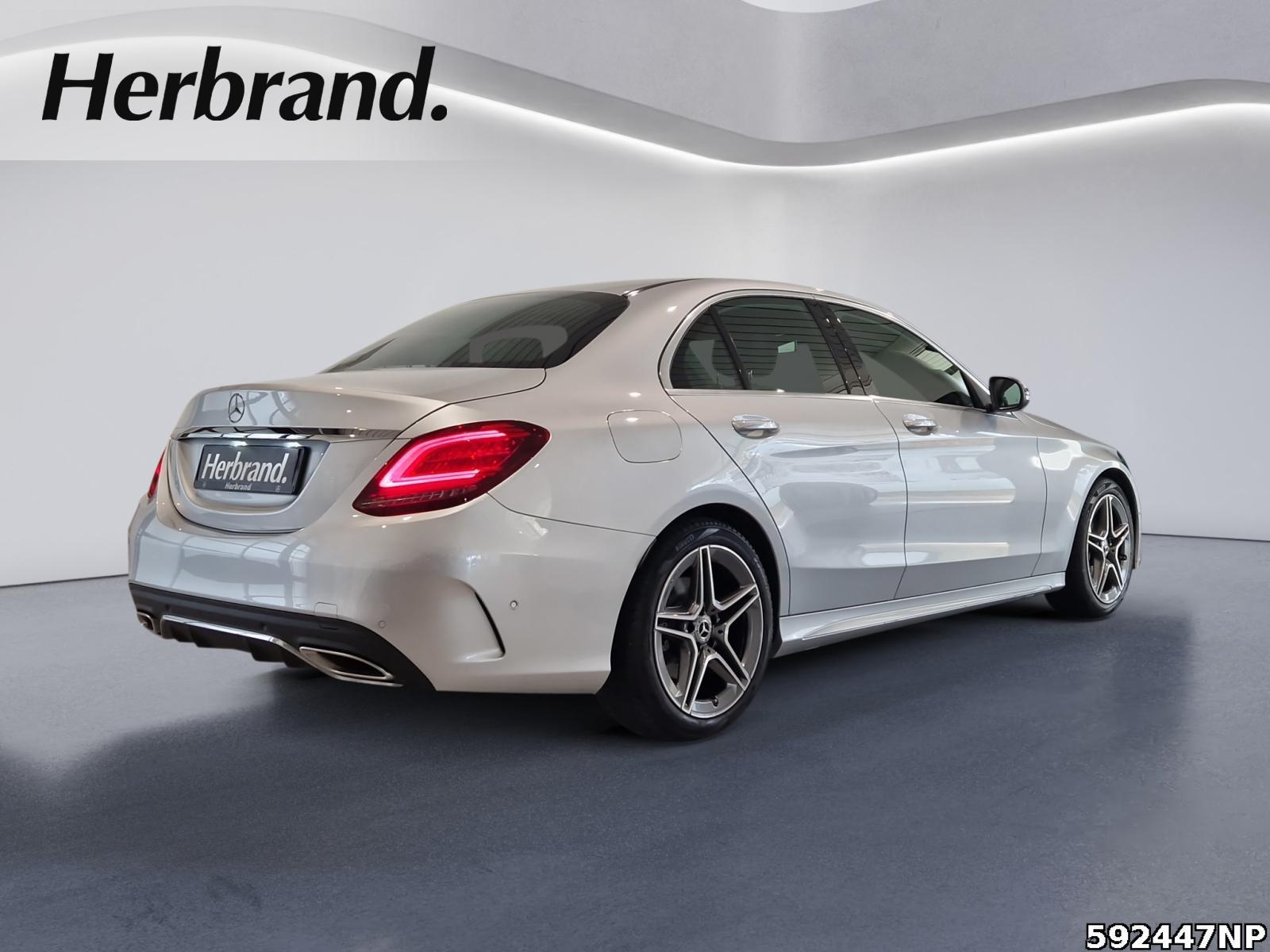 Fahrzeugabbildung Mercedes-Benz C 180 AMG Distronic Schiebedach Ambi