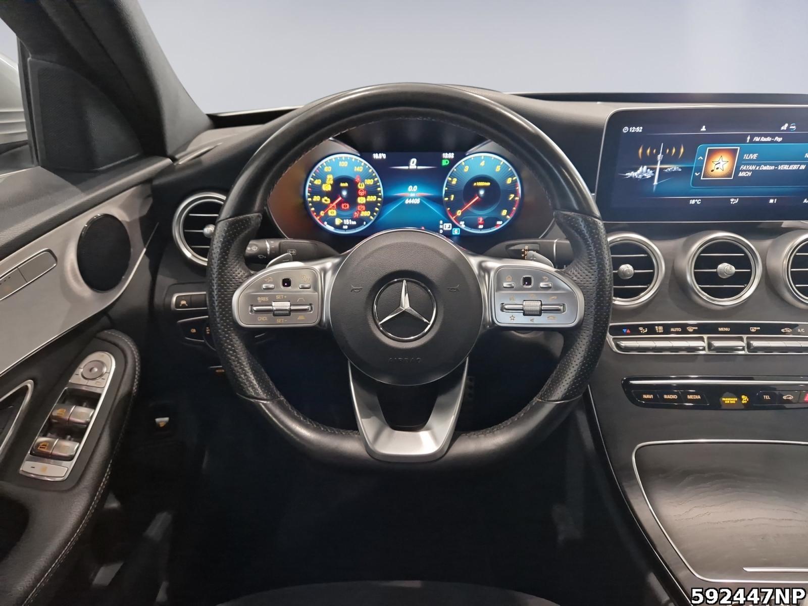 Fahrzeugabbildung Mercedes-Benz C 180 AMG Distronic Schiebedach Ambi