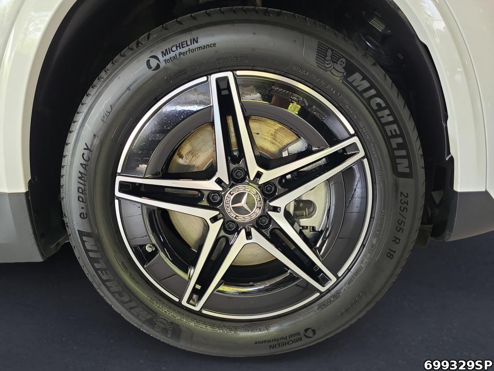 Fahrzeugabbildung Mercedes-Benz EQA 4M AMG Night 360° Distronic