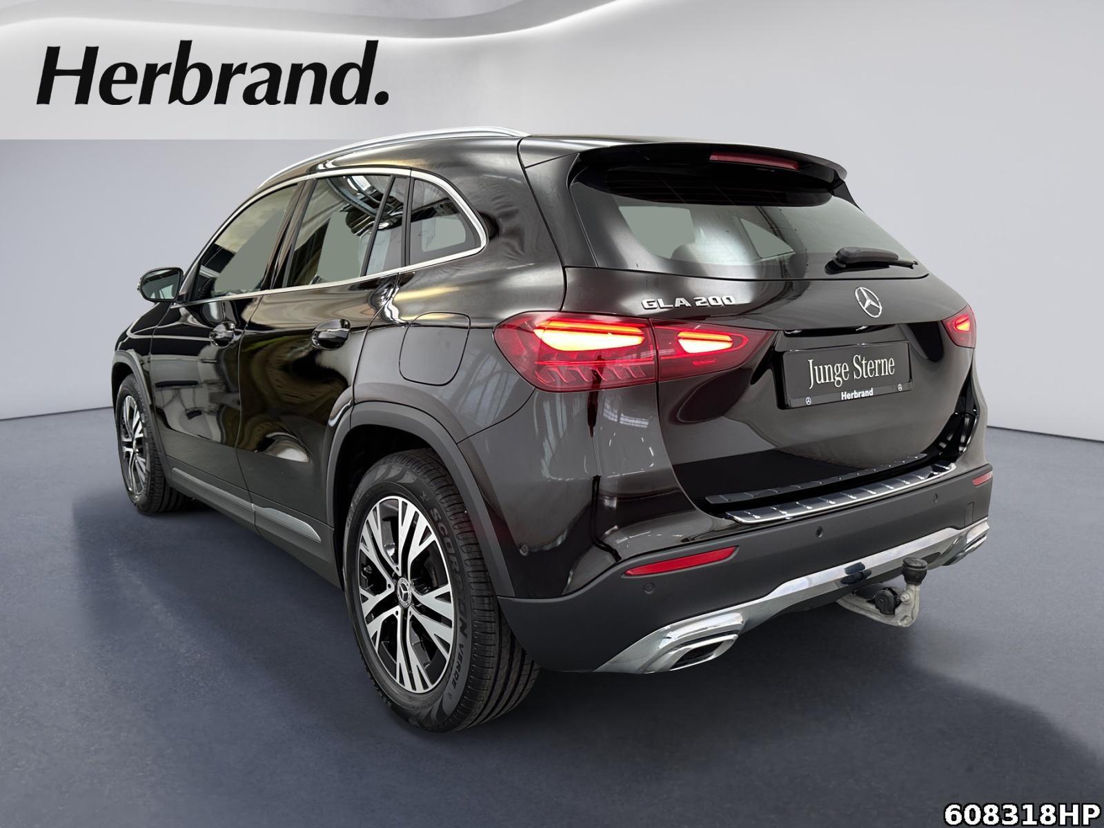 Fahrzeugabbildung Mercedes-Benz GLA 200 Progressive Distronic AHK Thermotronic